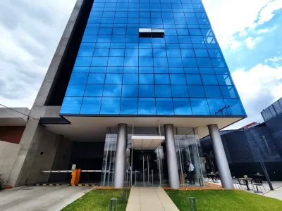 Oficina de 50m² en Alquiler en San Jorge, Asunción