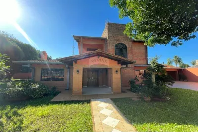 Casa de 5 dormitorios en Venta en San Antonio, Hernandarias