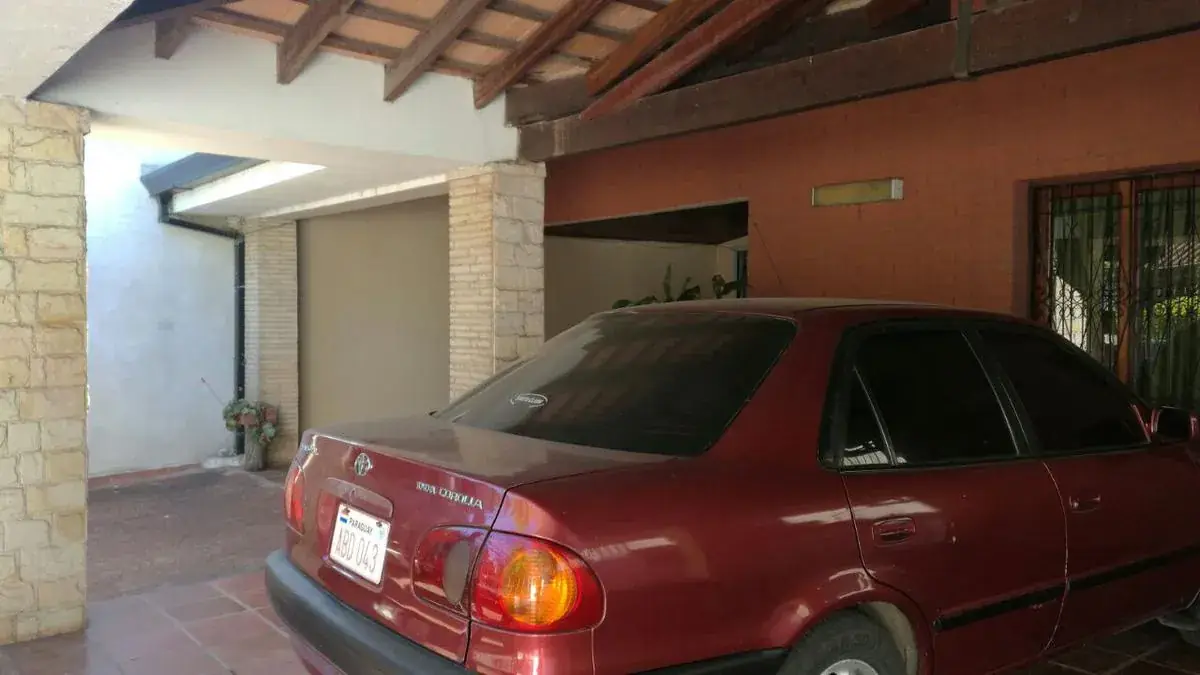 Casa de 3 dormitorios en Venta en Villa Morra, Asunción - Image 2