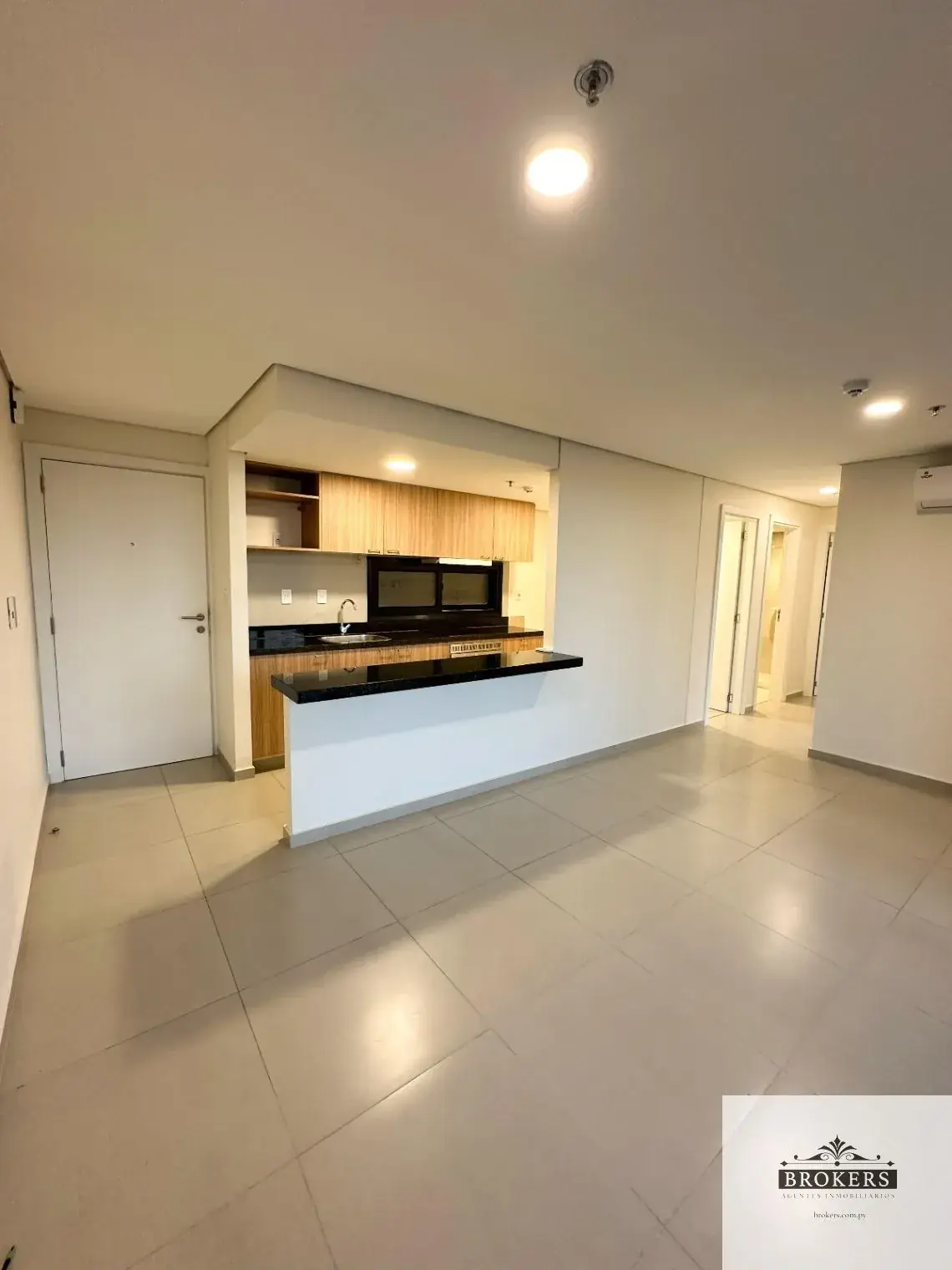 2-Bedroom Apartment for Rent in San Jorge, Asunción - Image 3
