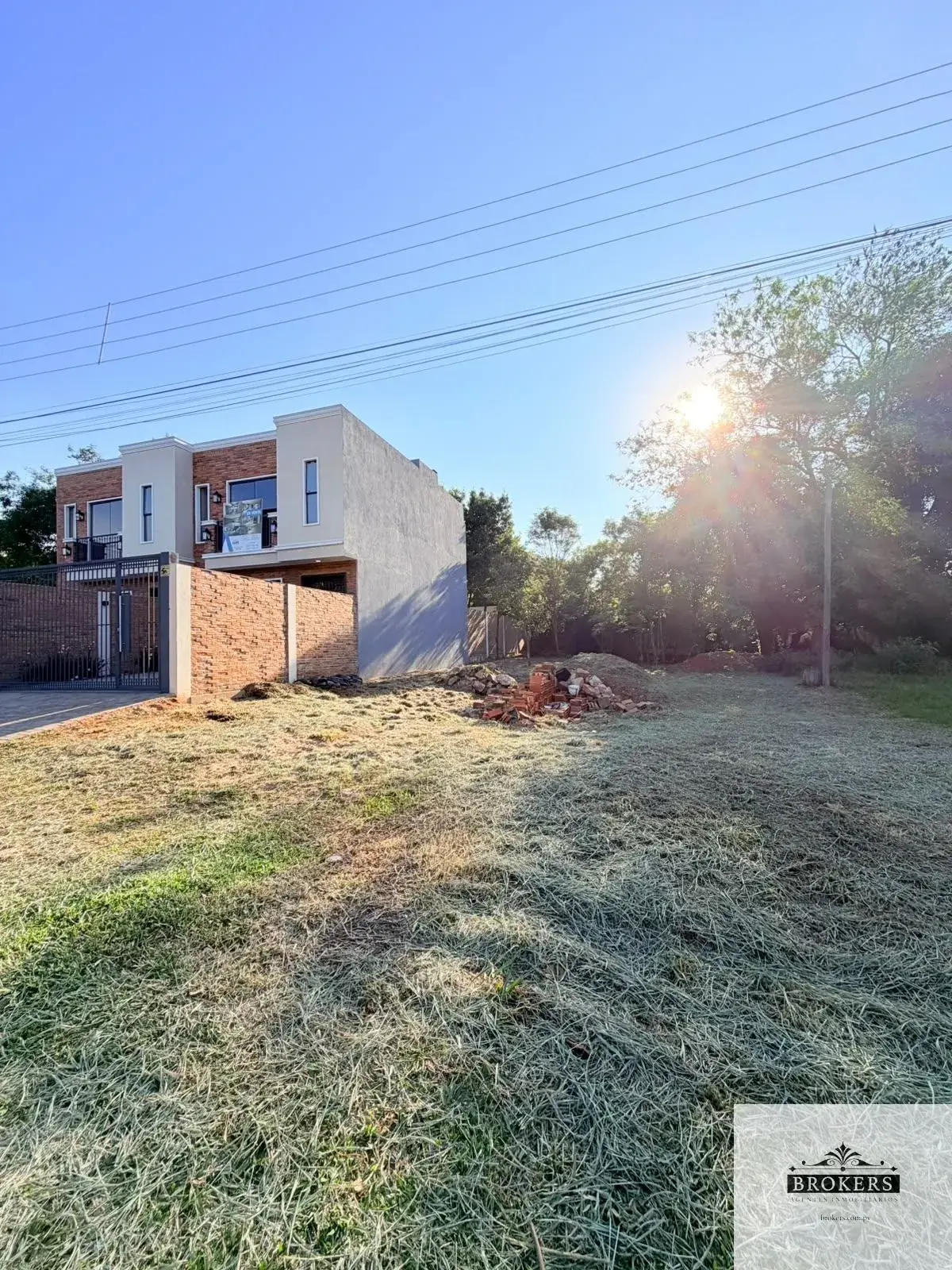 360m² Lot for Sale in Primer Barrio, Luque - Image 3