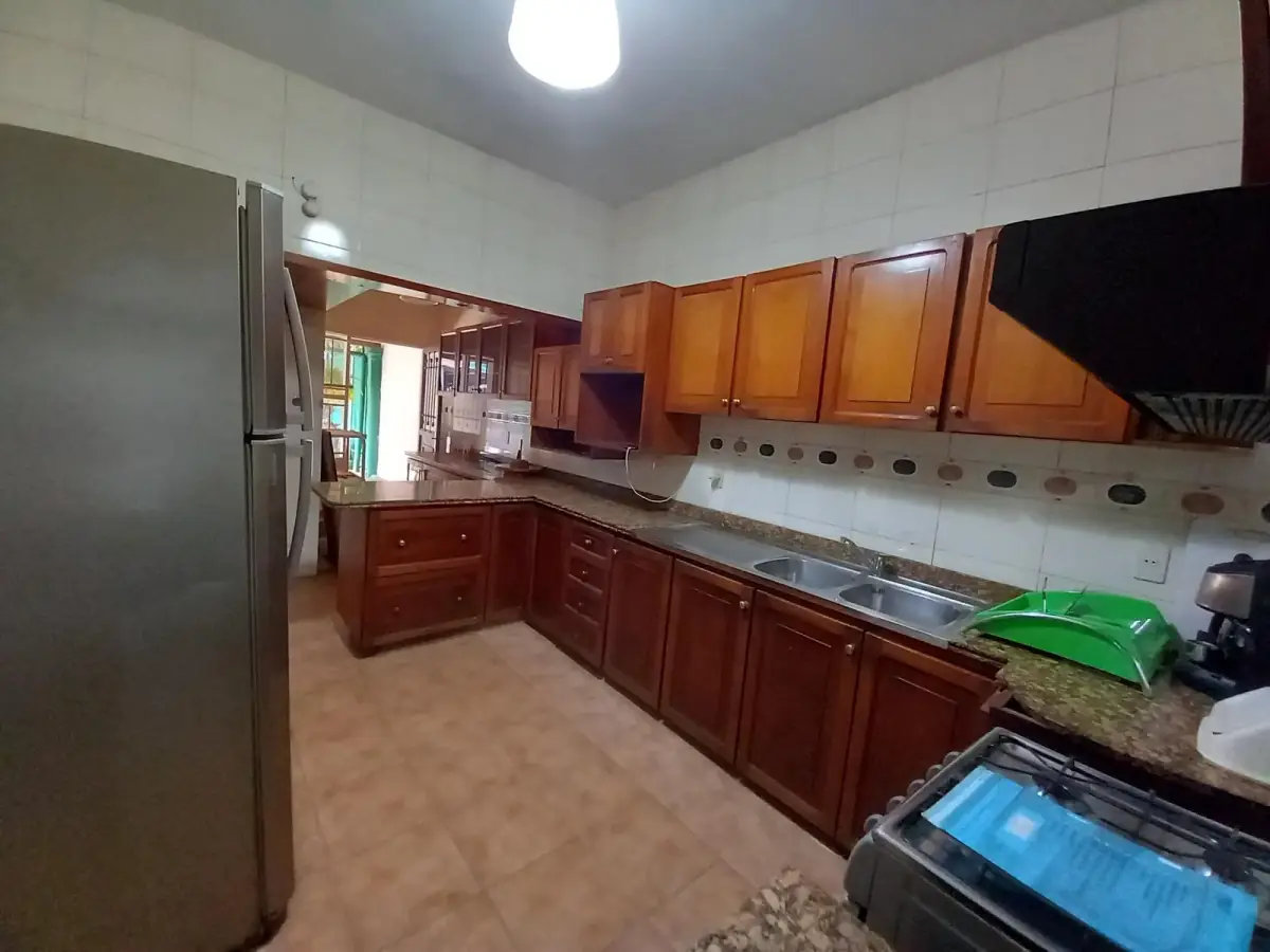 5-Bedroom House for Sale in Mariscal Estigarribia, Asunción - Image 19