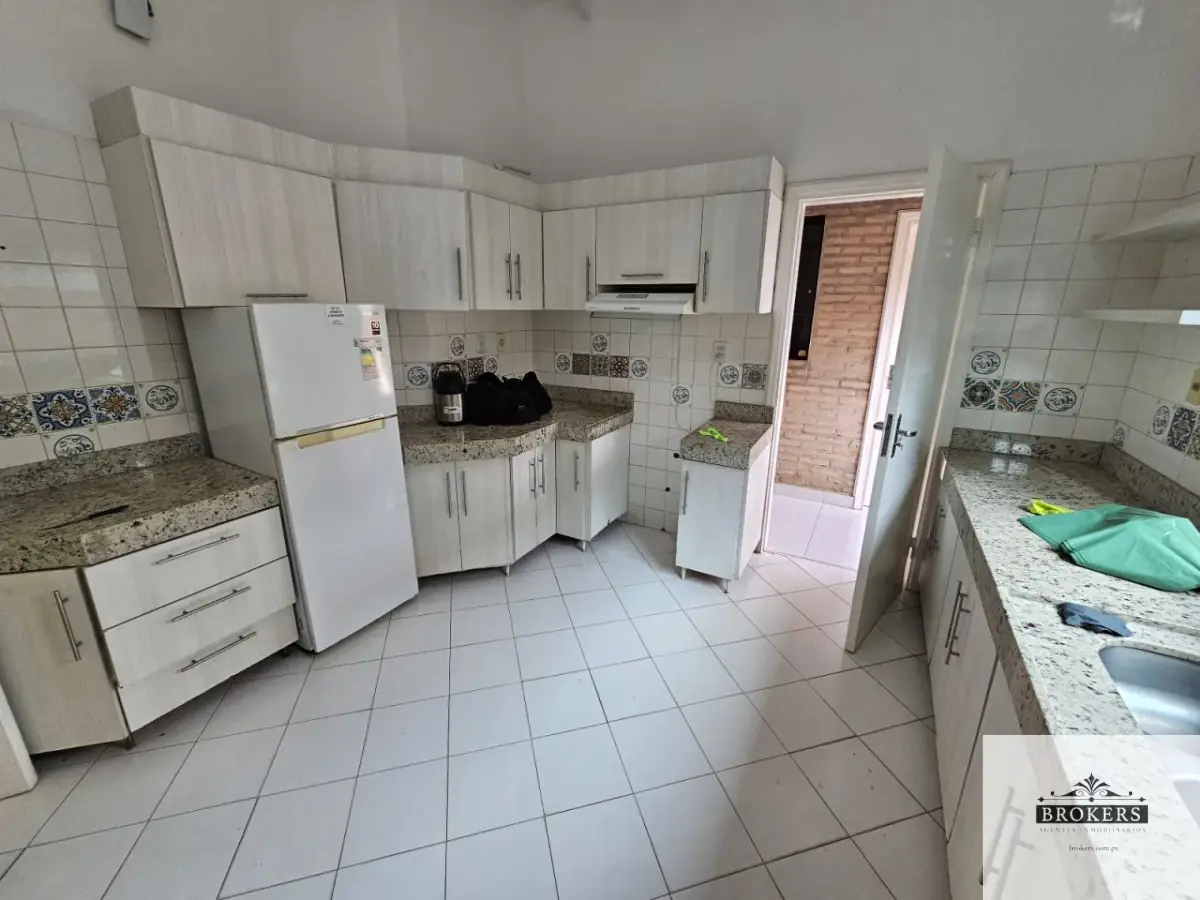 Casa de 3 dormitorios en Venta en Cuarto Barrio, Luque - Image 13