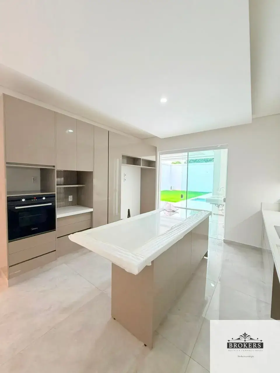 5-Bedroom House for Sale in Herrera, Asunción - Image 15