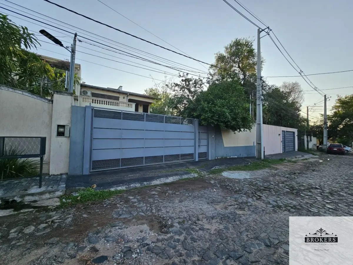 Casa de 3 dormitorios en Venta en Santísima Trinidad, Asunción - Image 4