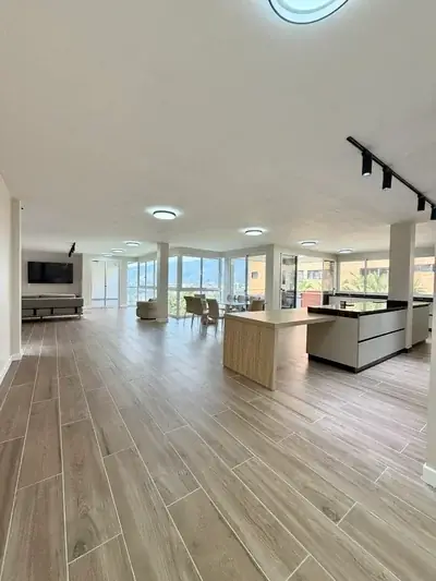 Penthouse en alquiler, Urb. Colinas de Bello Monte, calle Chulavista.