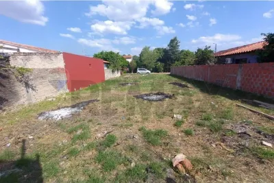 Terreno de 360m² à Venda em Limpio