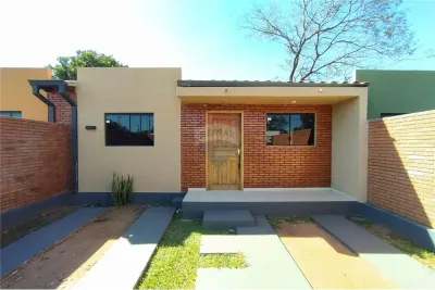 2-Bedroom House for Sale in San Lorenzo