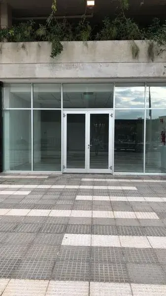 Loja de 77m² à Venda em Ycuá Satí, Asunción - Image 2