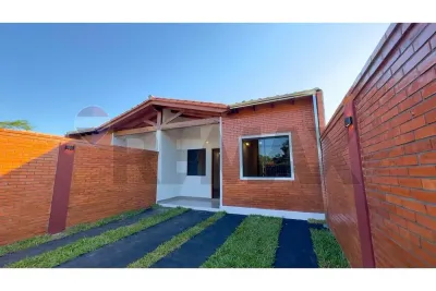 Casa de 2 dormitorios en Venta en San Carlos, Ñemby