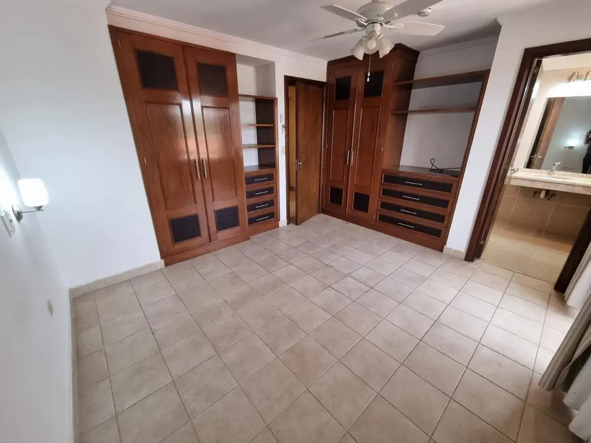 Departamento de 3 dormitorios en Venta en Carmelitas, Asunción - Image 13