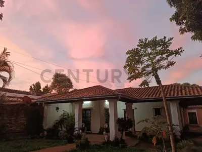 Casa de 5 dormitórios à Venda em La Encarnación, San Lorenzo