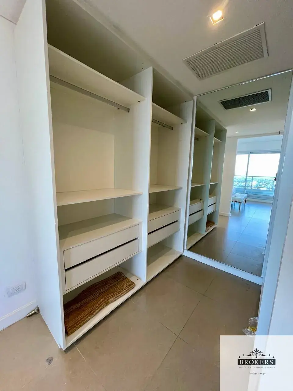 Apartamento de 4 quartos à Venda em Mburucuyá, Assunção - Image 15