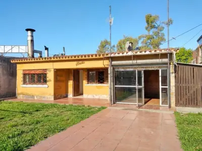Local Comercial de 150m² en Alquiler en Salinas