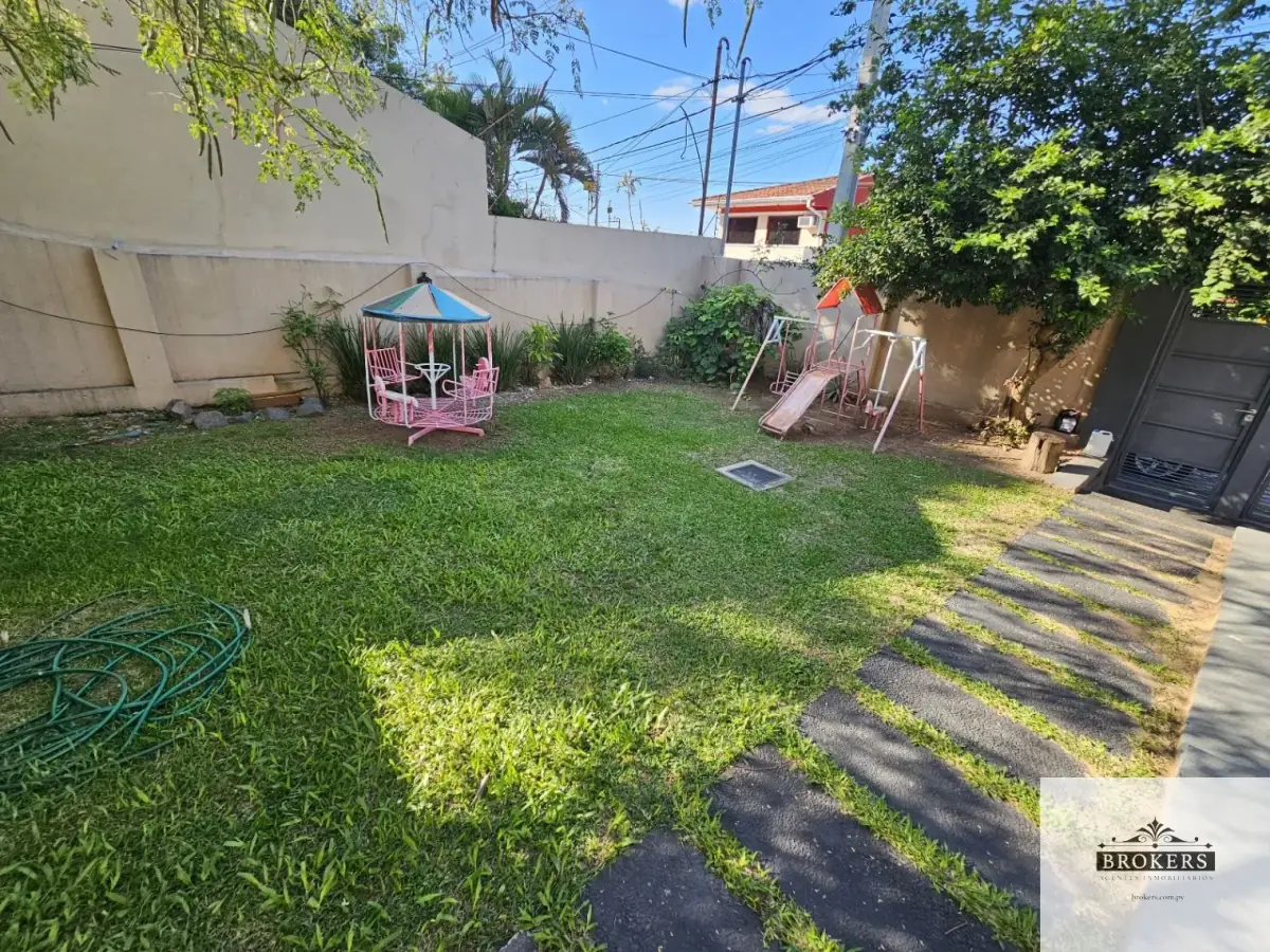 Casa de 3 dormitorios en Venta en Santísima Trinidad, Asunción - Image 9