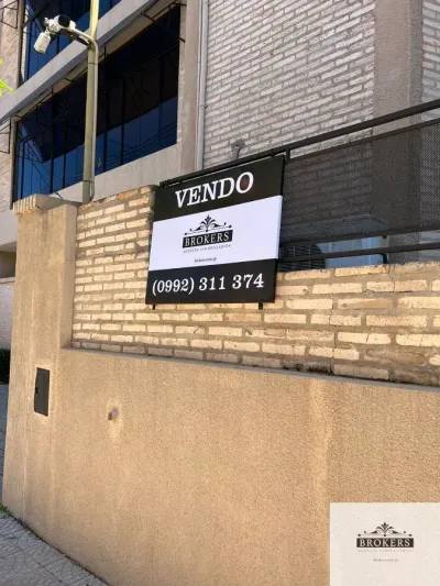 Office of 300m² for Sale in Vista Alegre, Lambaré