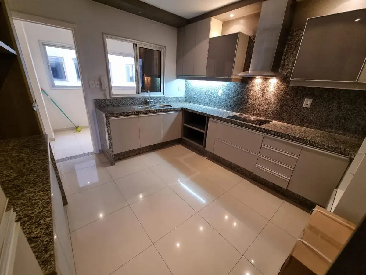 4-Bedroom Apartment for Sale in Carmelitas, Asunción - Image 7