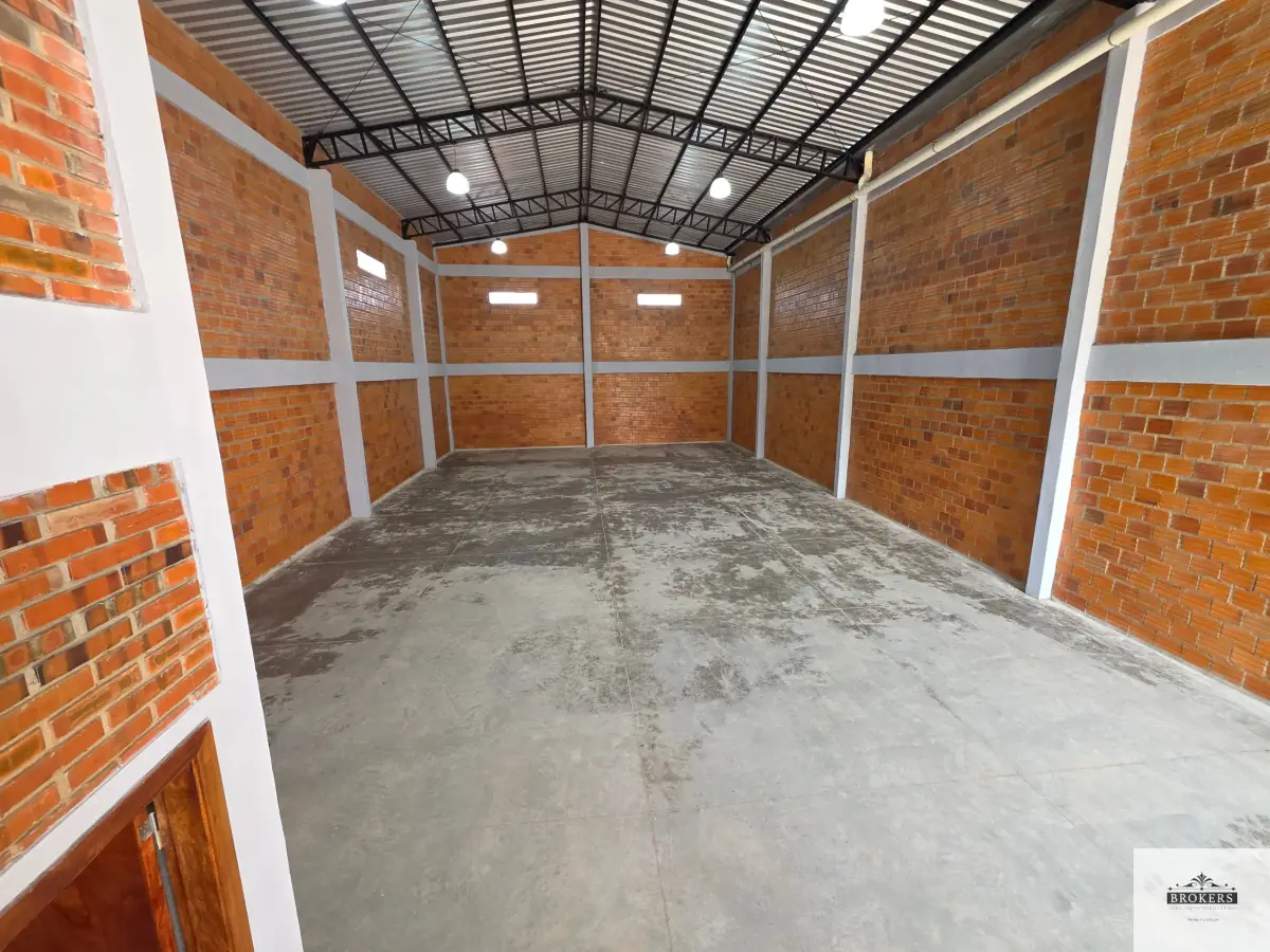 Espaço Comercial de 360m² para Aluguel em San Ramon, Mariano Roque Alonso - Image 18