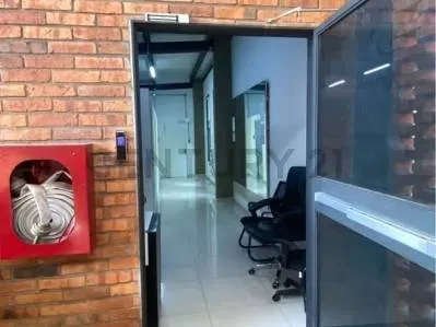 70m² Commercial Space for Rent in Tembetary, Asunción