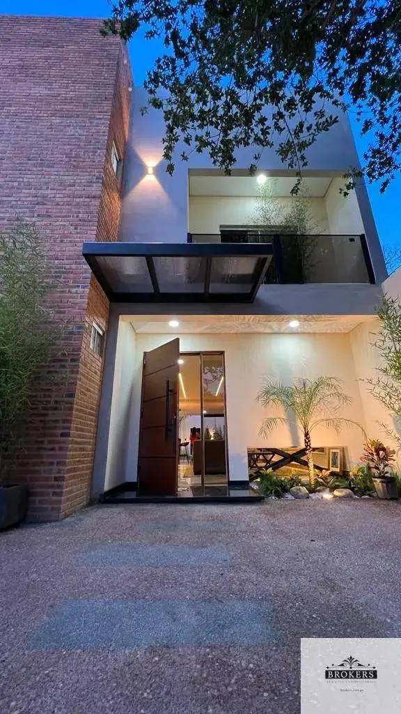 Casa de 3 dormitorios en Venta en Loma Merlo, Luque - Image 3