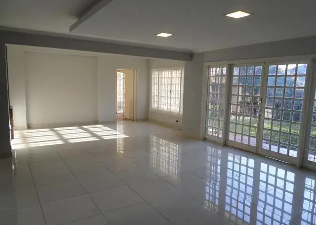 4-Bedroom House for Sale in Recoleta, Asunción - Image 5
