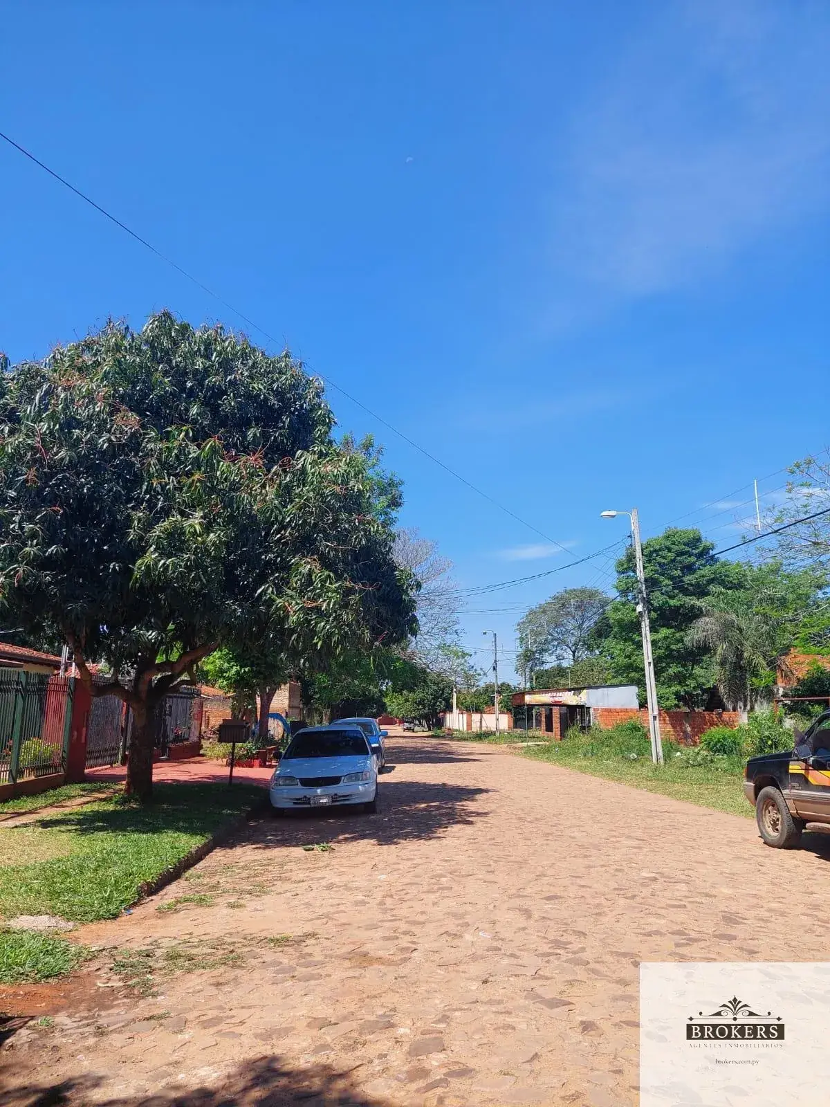 Terreno de 360m² en Venta en Laurelty, Luque - Image 2