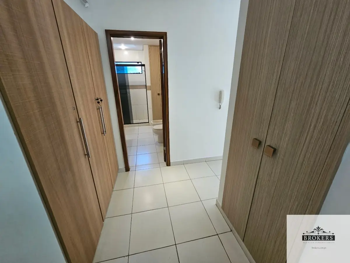 3-Bedroom House for Sale in San Cristobal, Asunción - Image 19