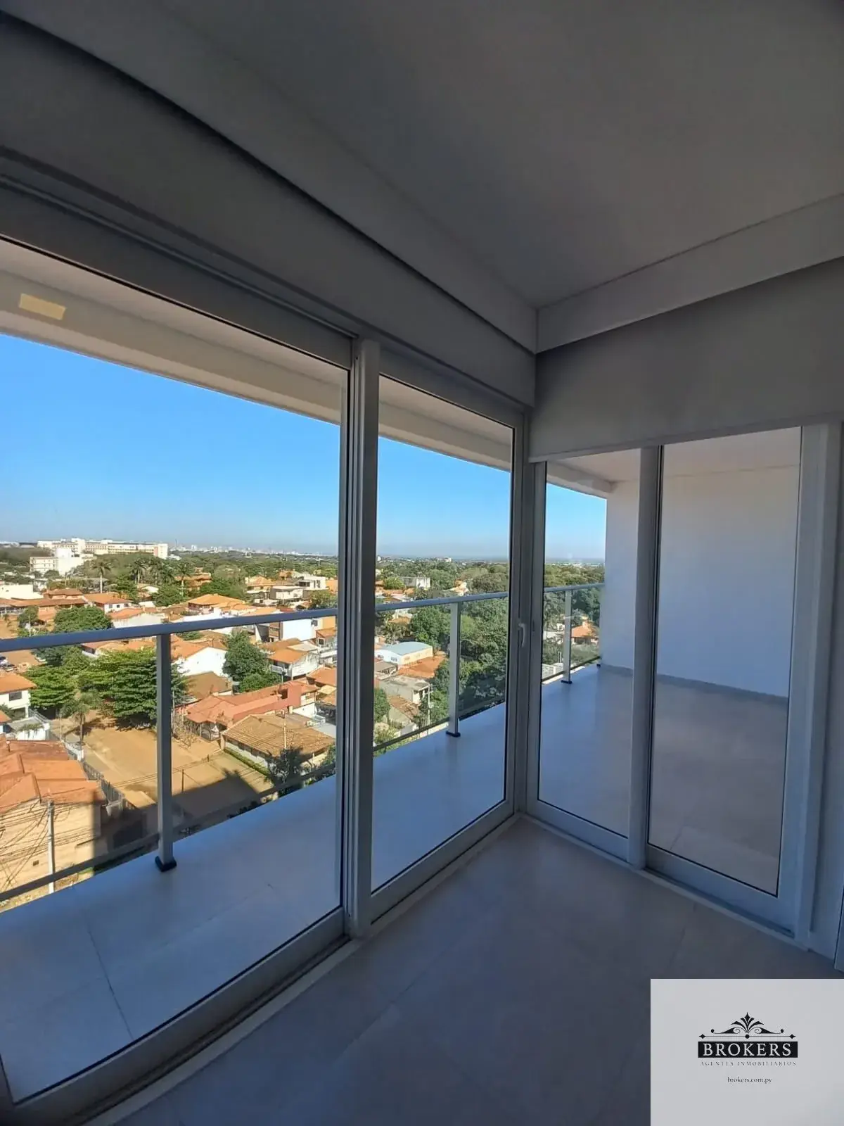 2-Bedroom Apartment for Sale in Carmelitas, Asunción - Image 4