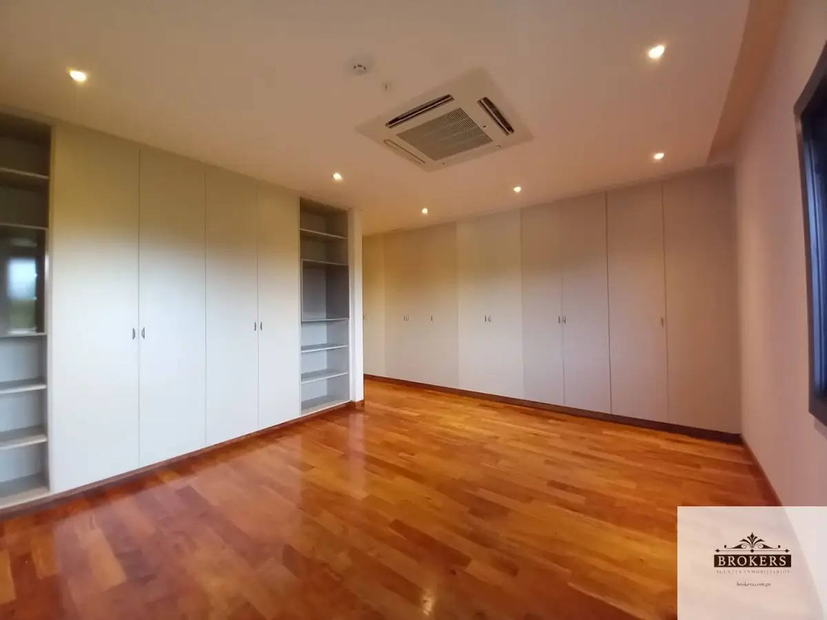 2-Bedroom Apartment for Rent in Madame Lynch, Asunción - Image 10