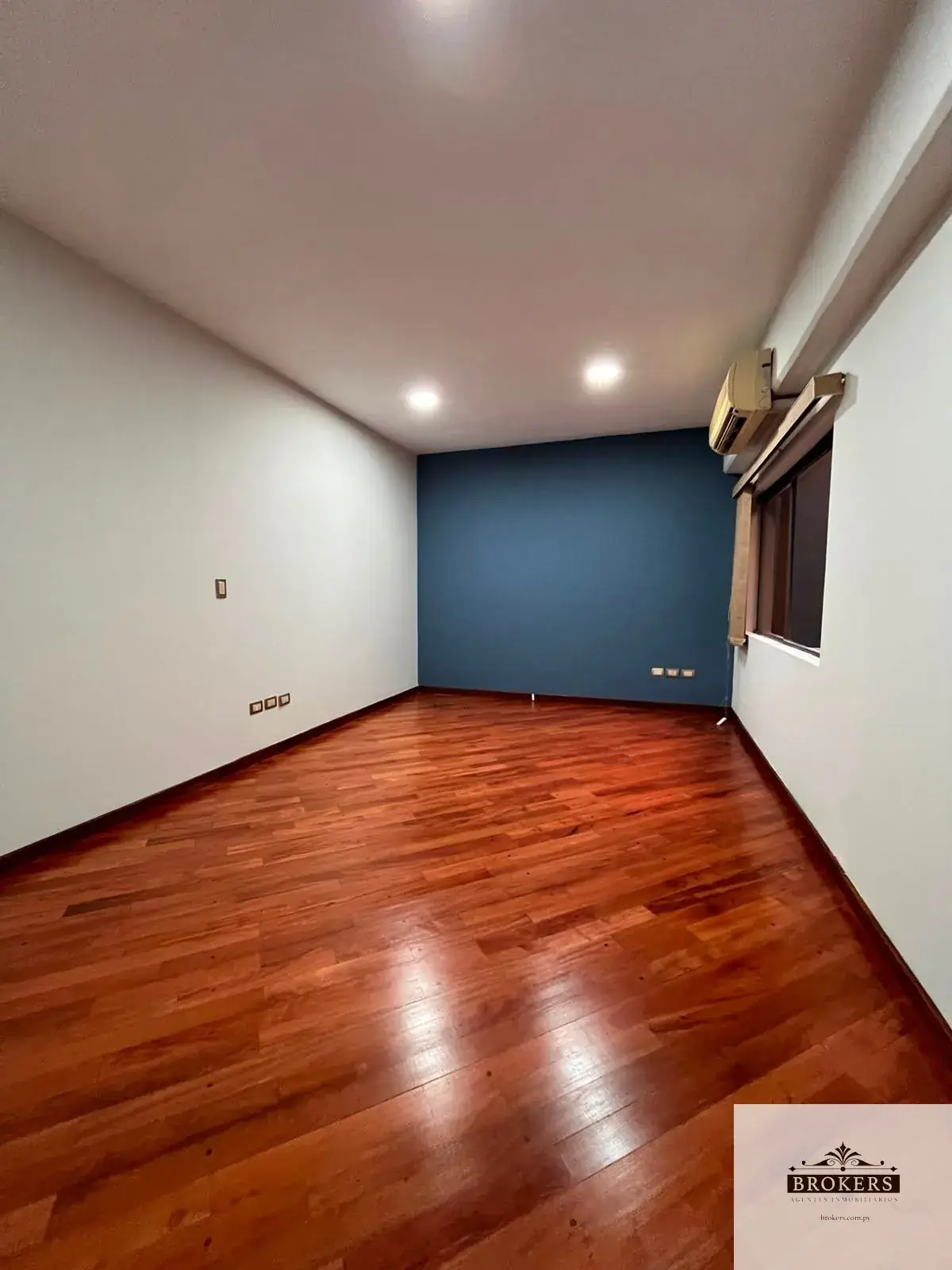 Local Comercial de 480m² en Alquiler en Mariscal Estigarribia, Asunción - Image 15
