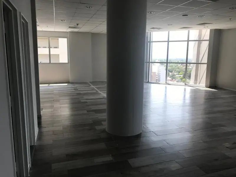 Oficina de 120m² en Venta en Ycuá Satí, Asunción - Image 3