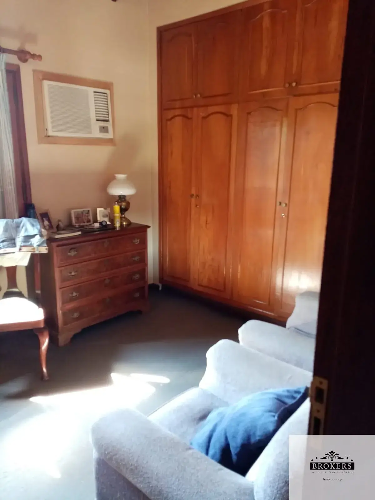 Casa de 4 dormitorios en Venta en Madame Lynch, Asunción - Image 6
