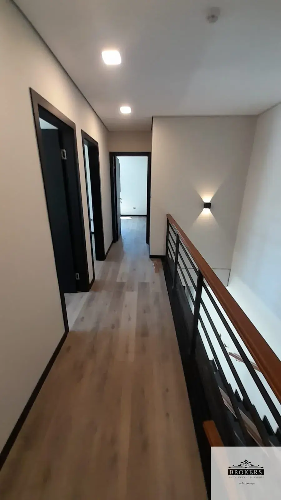 Casa de 3 dormitórios para Aluguel em Madame Lynch, Assunção - Image 12