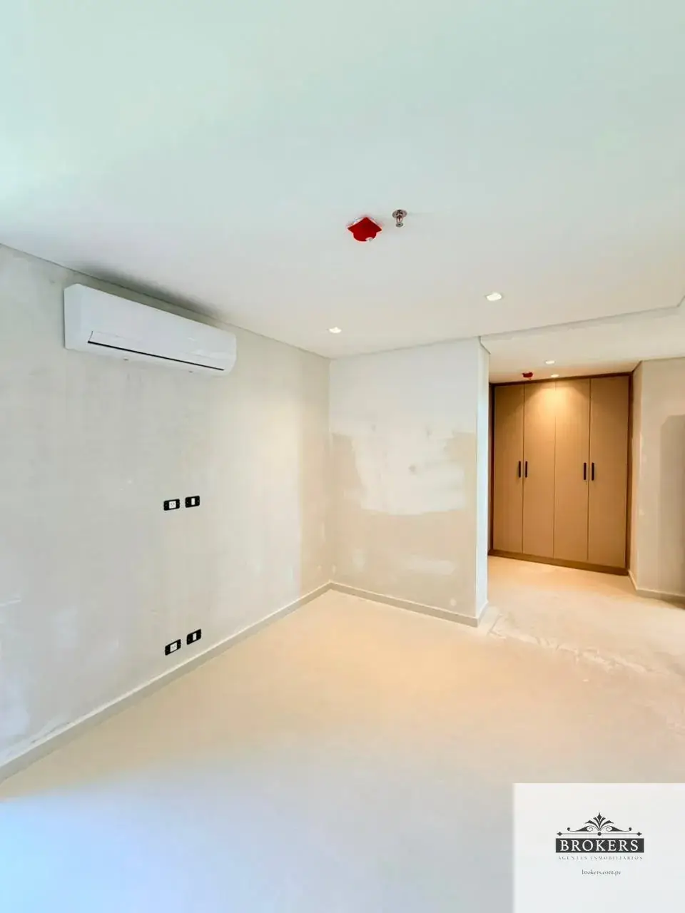 3-Bedroom Apartment for Sale in Mburucuyá, Asunción - Image 13