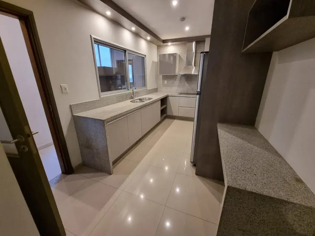 Apartamento de 3 quartos à venda em Carmelitas, Assunção - Image 15