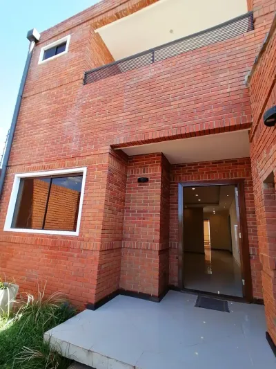 Casa de 4 dormitorios en Venta en Valle Apu´a II, Lambaré