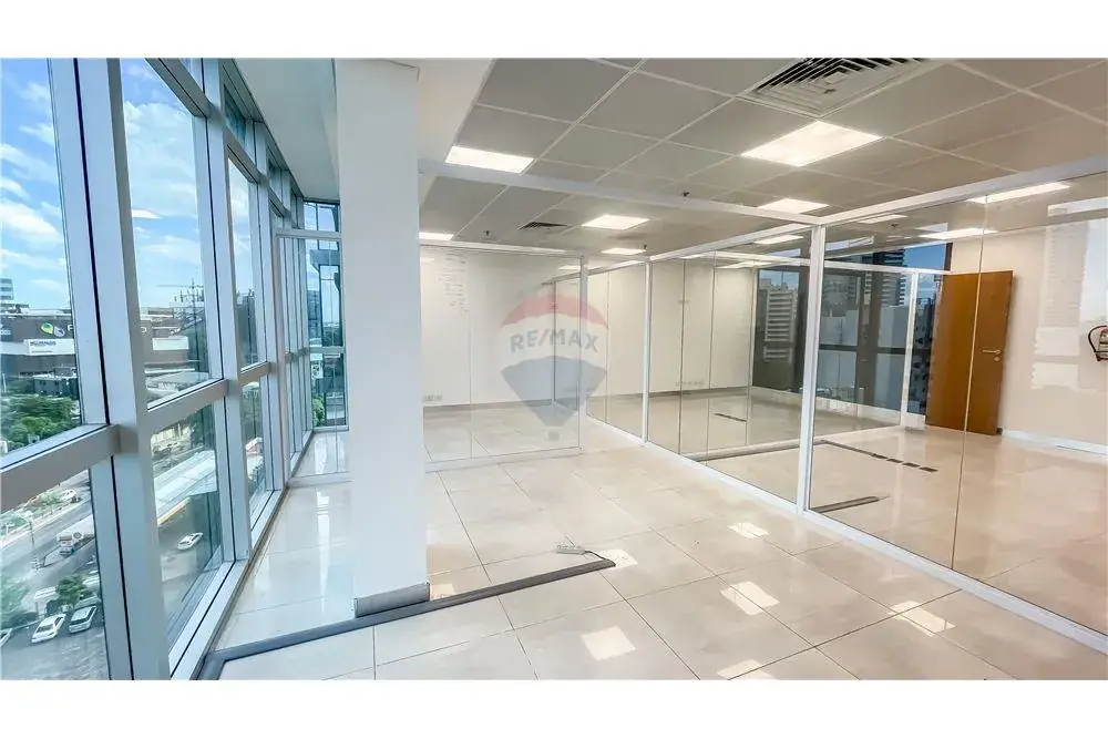 Espaço Comercial de 80m² à Venda em Las Lomas (Carmelitas), Assunção - Image 16