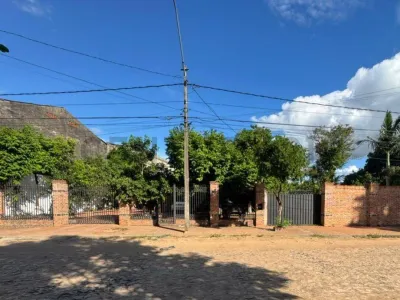 Casa de 4 dormitorios en Venta en María Auxiliadora, Mariano Roque Alonso