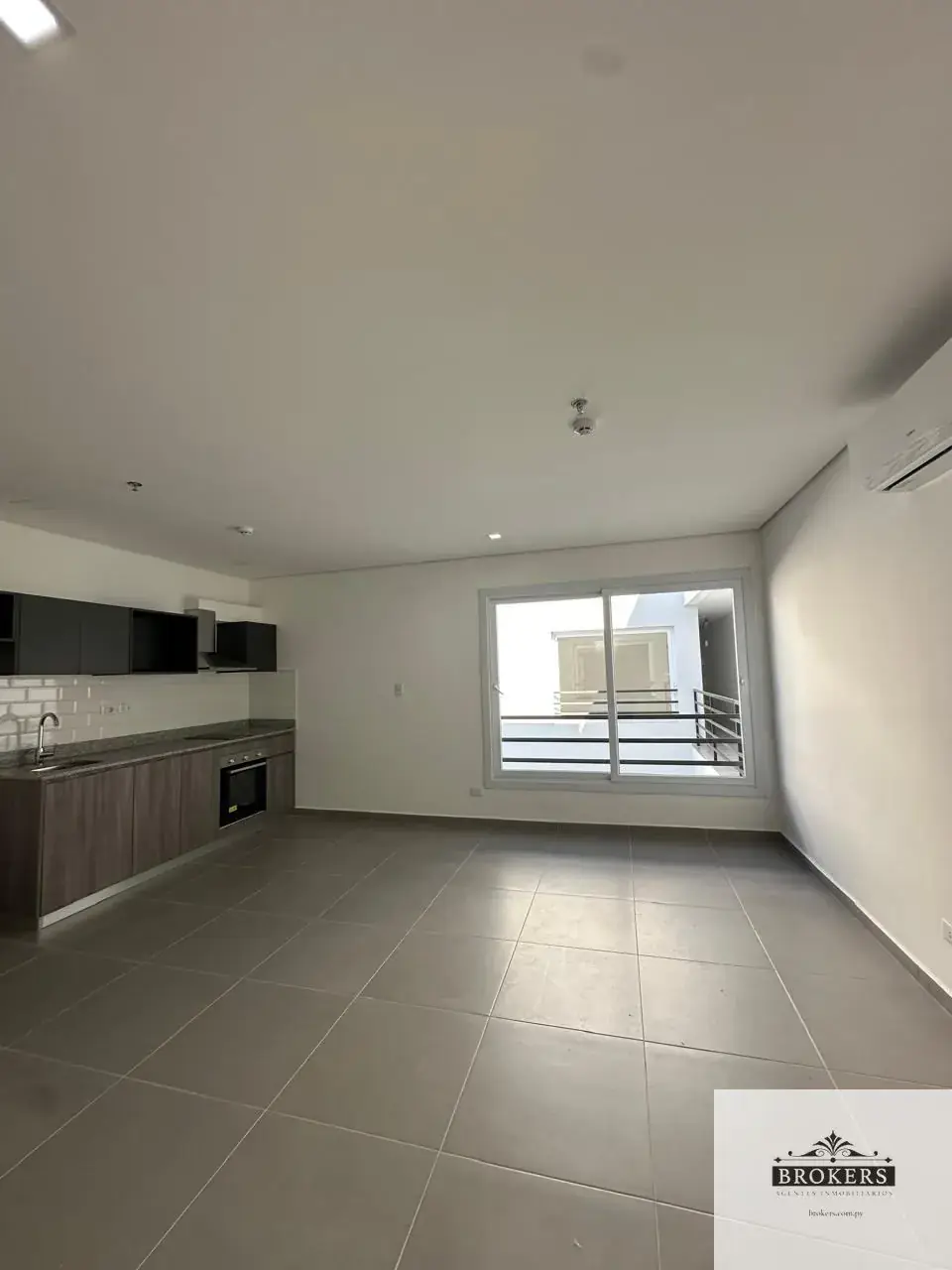 Departamento de 1 dormitorio en Venta en Ycuá Satí, Asunción - Image 4