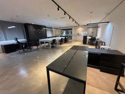 Local Comercial de 80m² en Alquiler en Luis Alberto de Herrera, Asunción