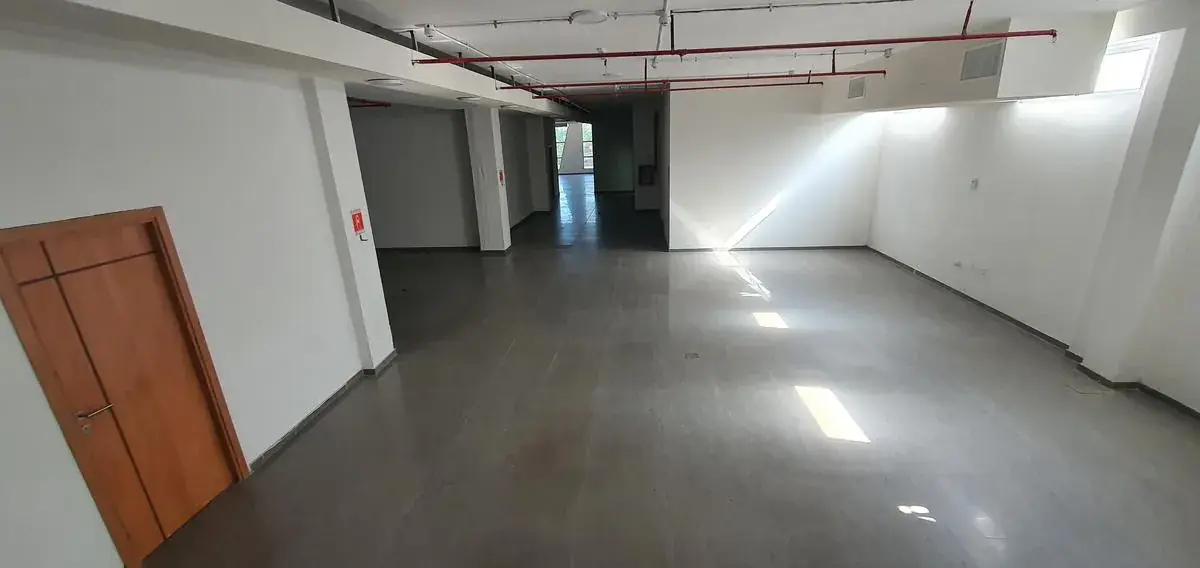 Retail Space of 3,080m² for Sale in Jara, Asunción - Image 8
