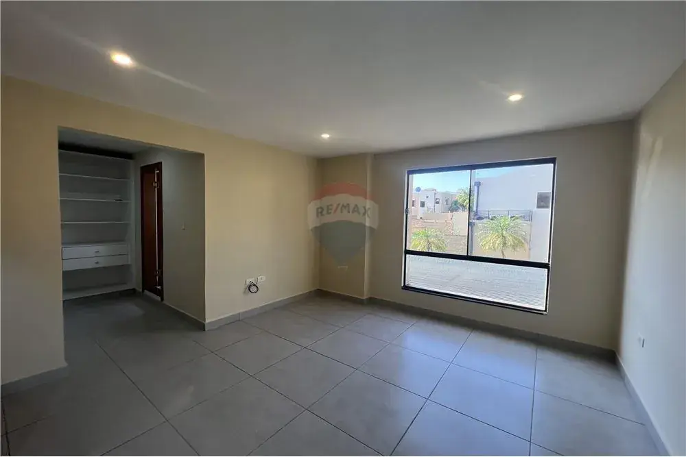 Departamento de 3 dormitorios en Venta en Cuarto Barrio, Luque - Image 7