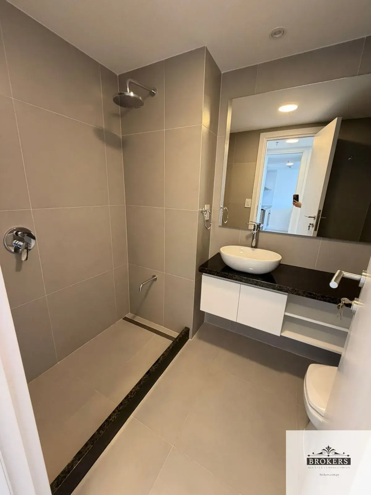 1-Bedroom Apartment for Sale in Jara, Asunción - Image 8