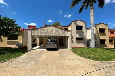 Casa de 3 dormitorios en Venta en Cuarto Barrio, Luque