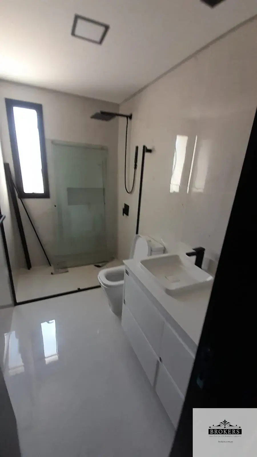 Casa de 3 dormitórios para Aluguel em Madame Lynch, Assunção