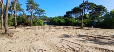 Terreno de 584m² à Venda em Punta del Diablo