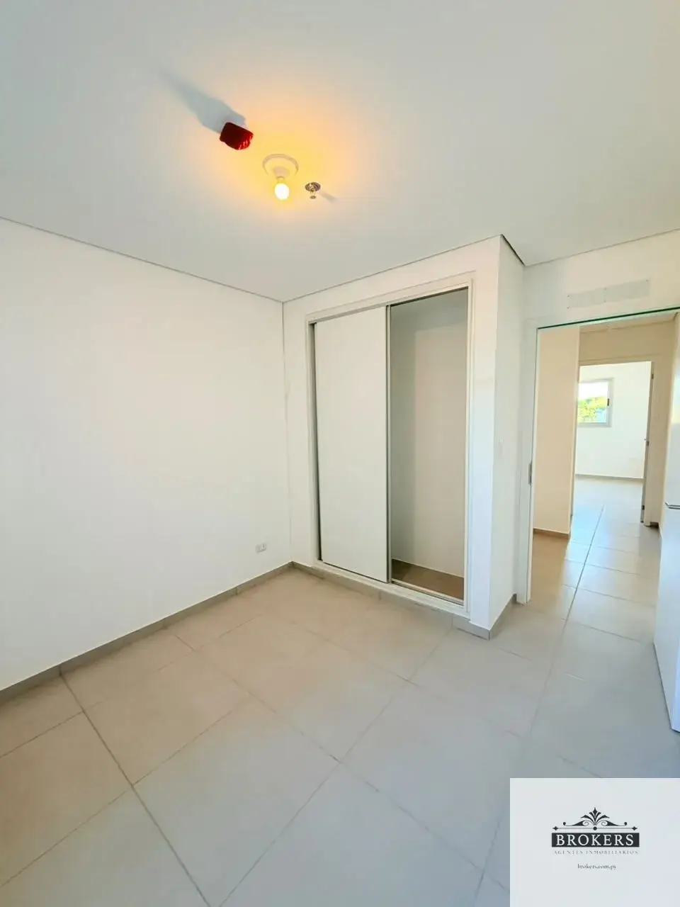 Departamento de 2 dormitorios en Venta en Mburucuyá, Asunción - Image 7