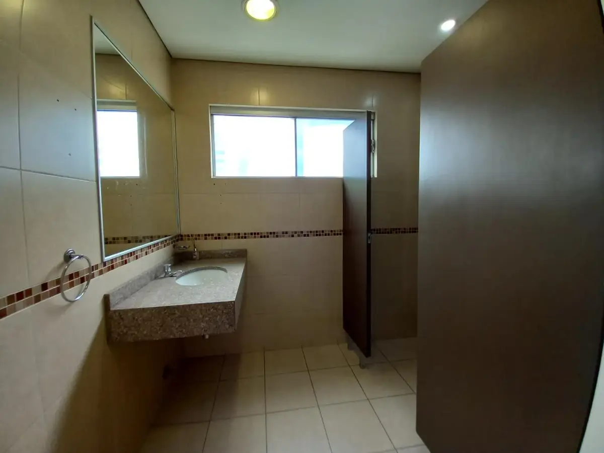 Commercial Space of 180m² for Rent in Recoleta, Asunción - Image 12