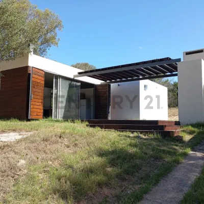 Casa de 2 dormitorios en Venta en La Esmeralda