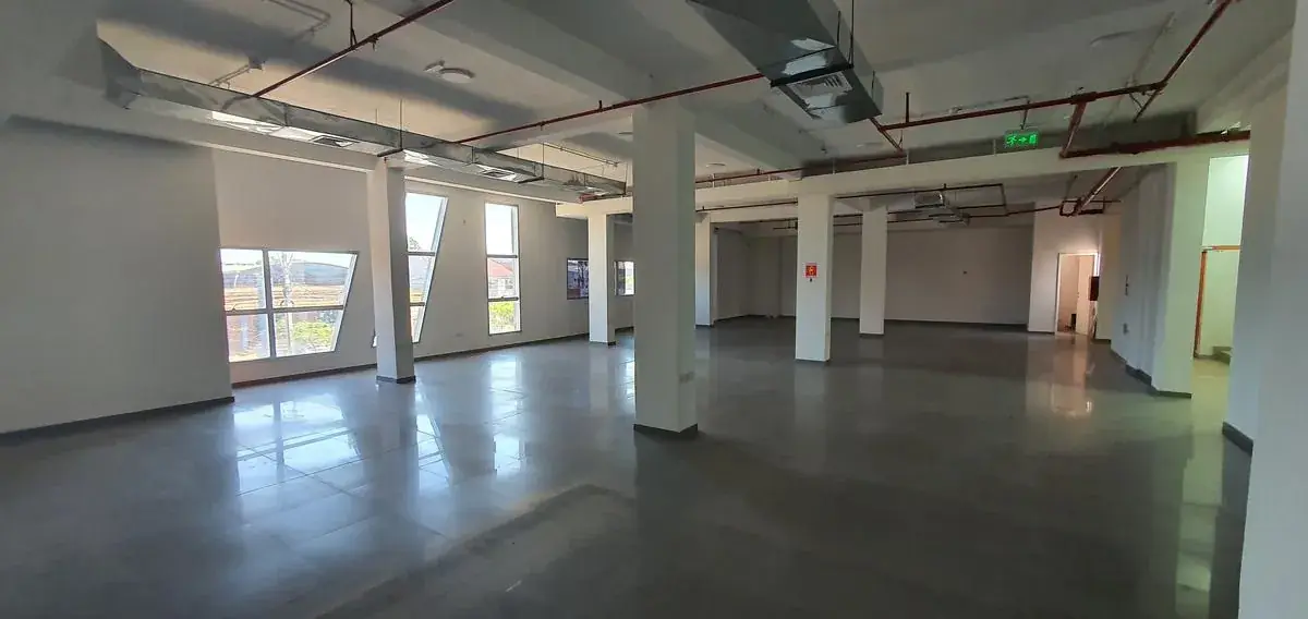 Retail Space of 3,080m² for Sale in Jara, Asunción - Image 11